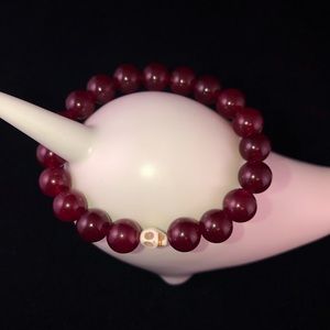 Garnet beaded bracelet with tiny skull 💀
